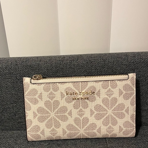 SOLD!!!Kate Spade New York Spade Flower Canvas Small Slim Bifold Wallet - Picture 2 of 7